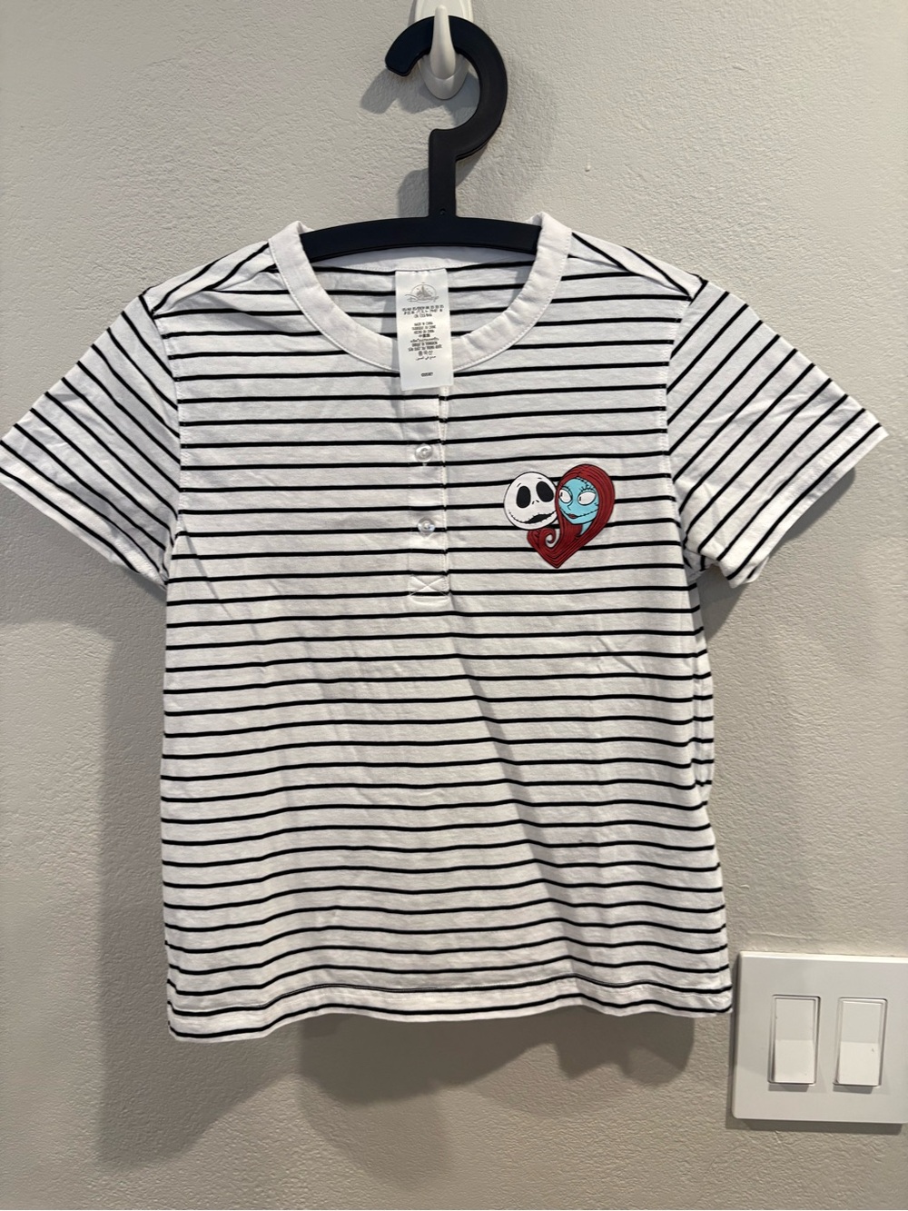 Disney Parks Merch The Nightmare Before Christmas Henley T-shirt Women’s Size XS